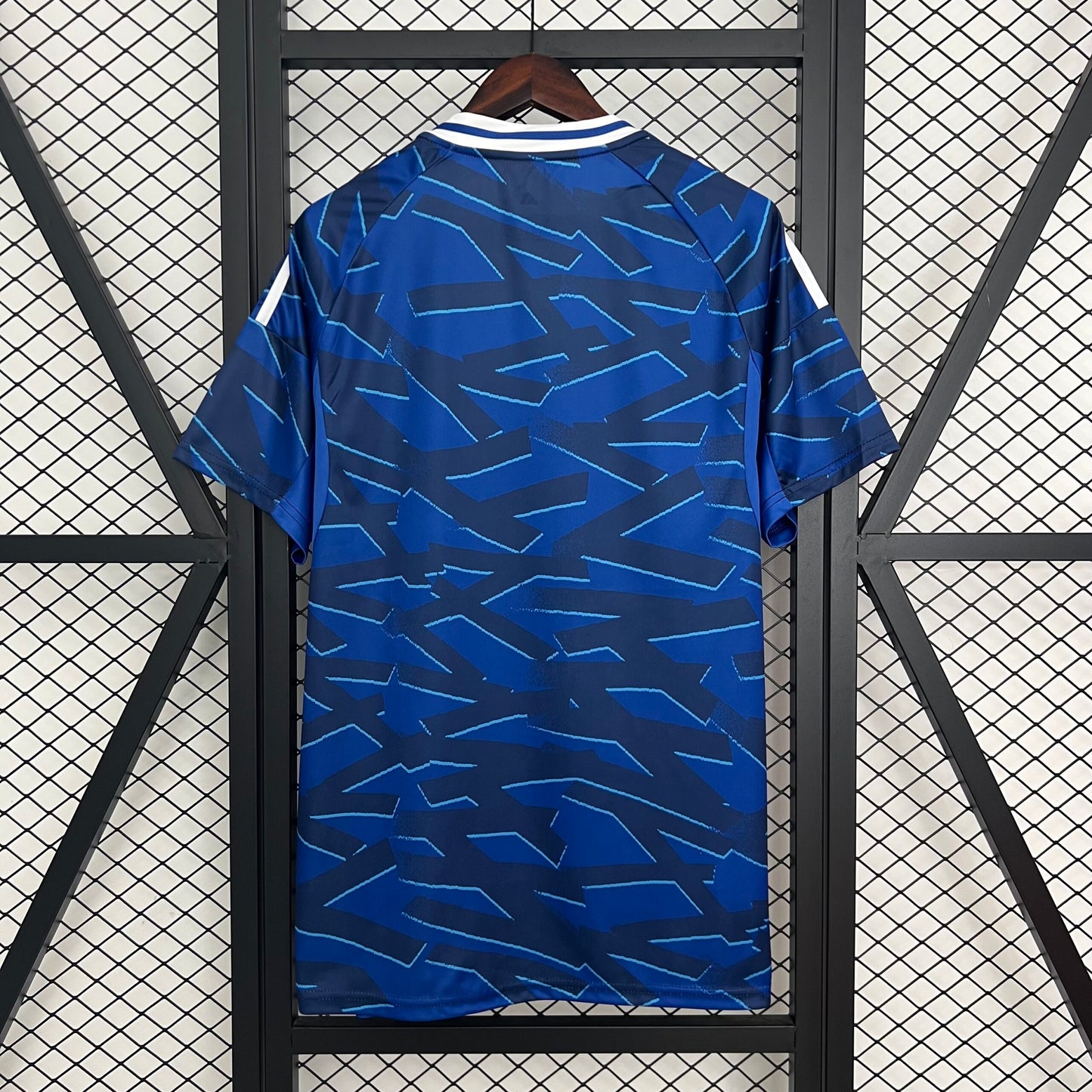 Schalke, Sezona 2025/2026, Domaći Dres