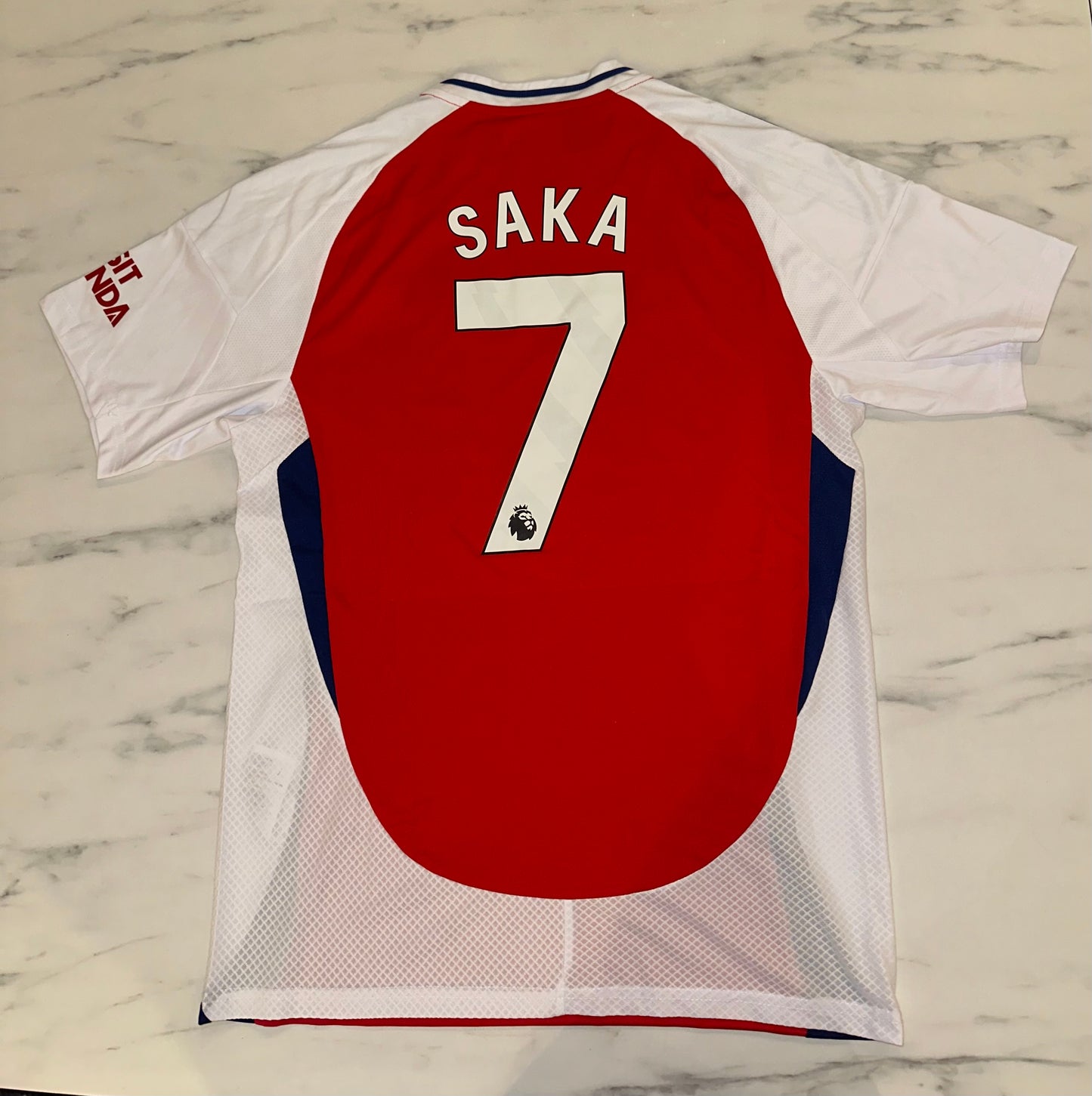 Arsenal, Sezona 2024/2025, Domaći Dres - Saka 7
