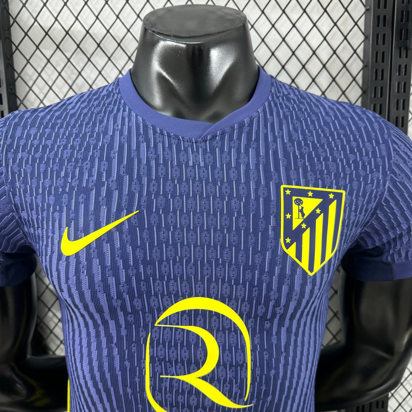 Atletico Madrid, Sezona 2025/2026, Gostujući Dres