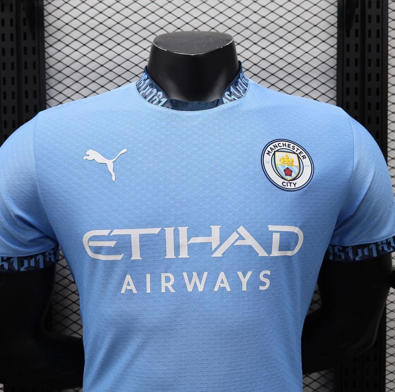 Manchester City, Sezona 2024/2025, Domaći Dres