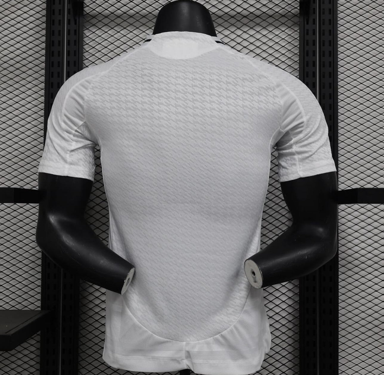 Real Madrid, sezona 2024/2025, domaći dres