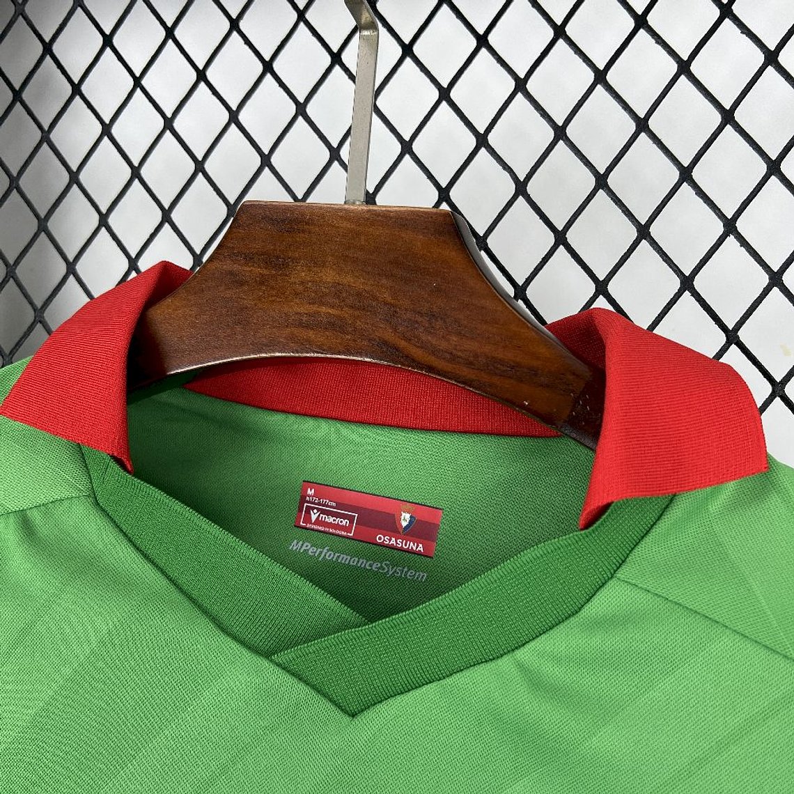 Osasuna, Sezona 2025/2026, Gostujući Dres