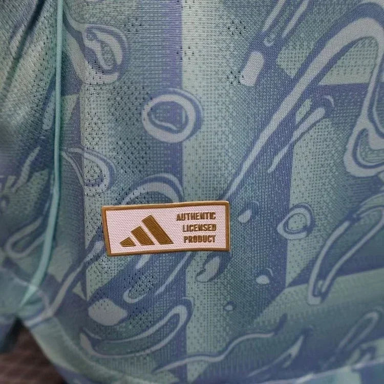 Juventus, Sezona 2025/2026, Gostujući Dres