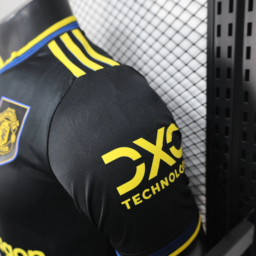 Manchester United, Sezona 2025/2026, Treći Dres