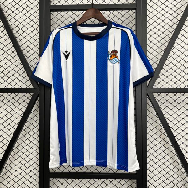 Real Sociedad, Sezona 2025/2026, Domaći Dres