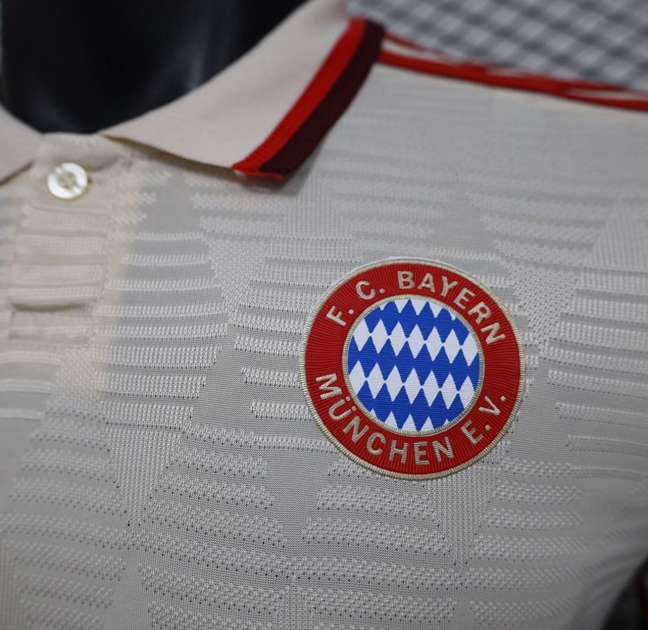 Bayern Münich, Season 2024/2025, Third Jersey