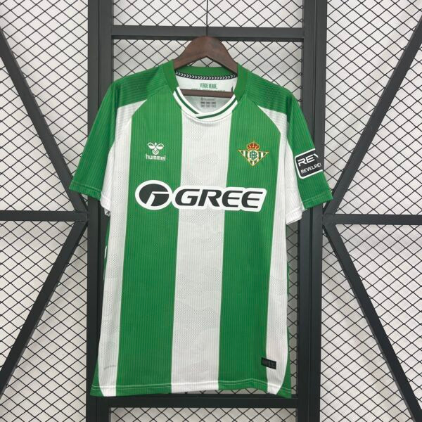 Real Betis, Sezona 2025/2026, Domaći Dres