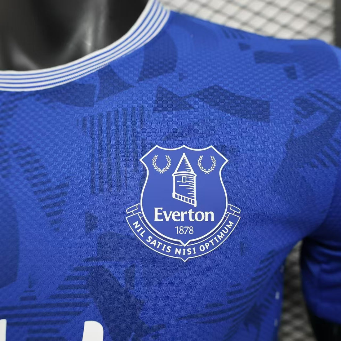 Everton, Sezona 2024/2025, Domaći Dres