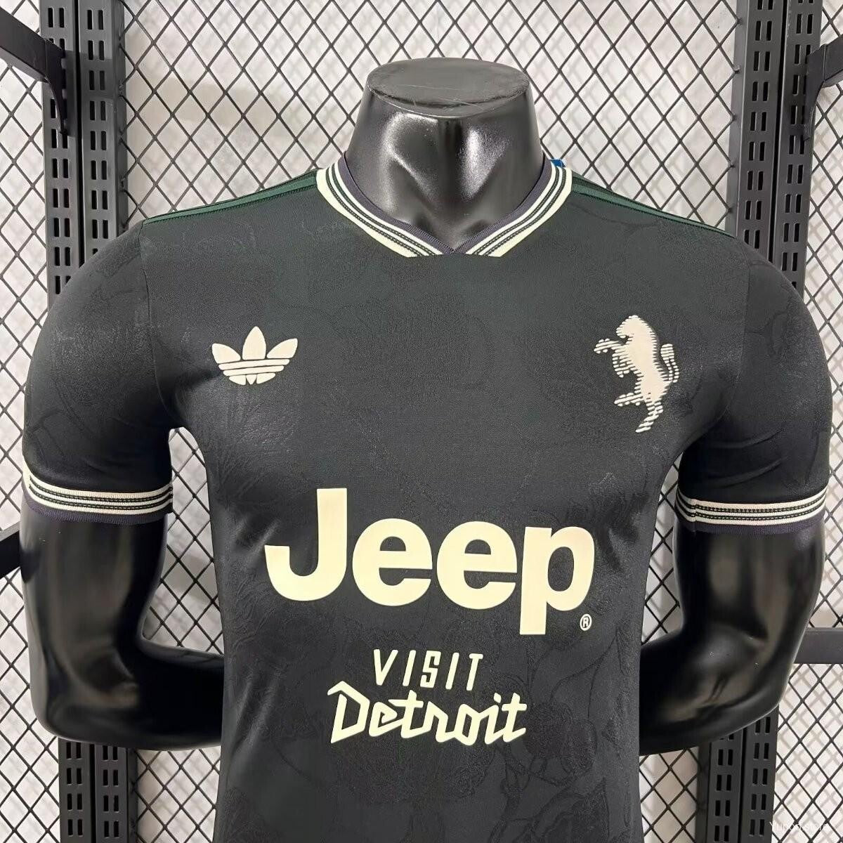 Juventus, Sezona 2025/2026, Treći Dres