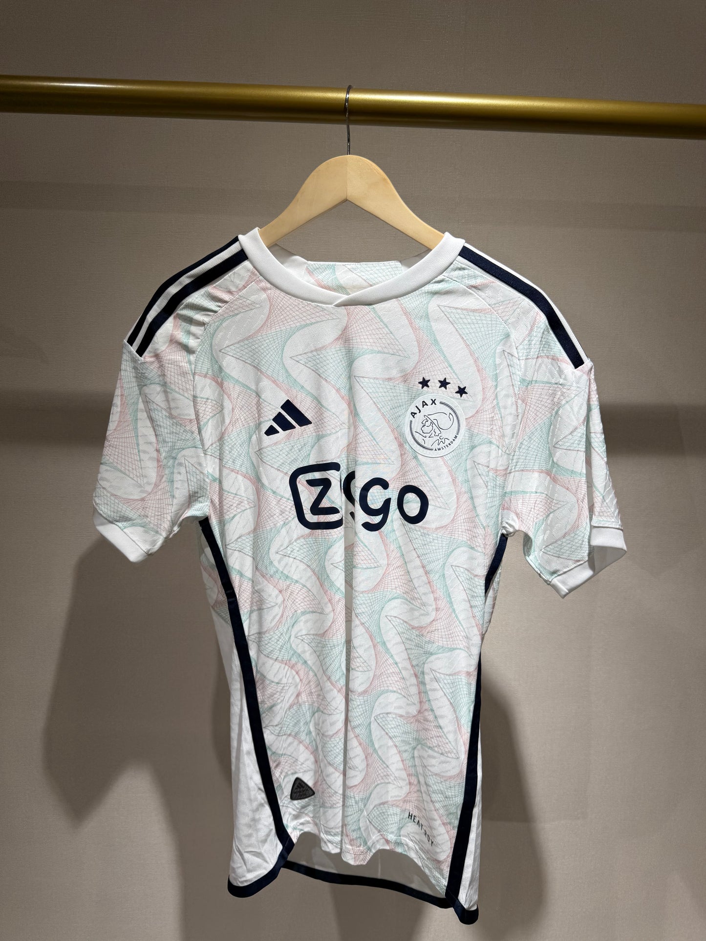 Ajax, Sezona 2023/2024, Gostujući Dres