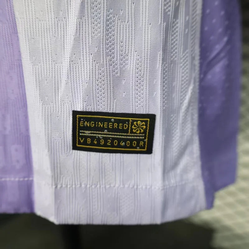 Brighton, Sezona 2025/2026, Gostujući Dres