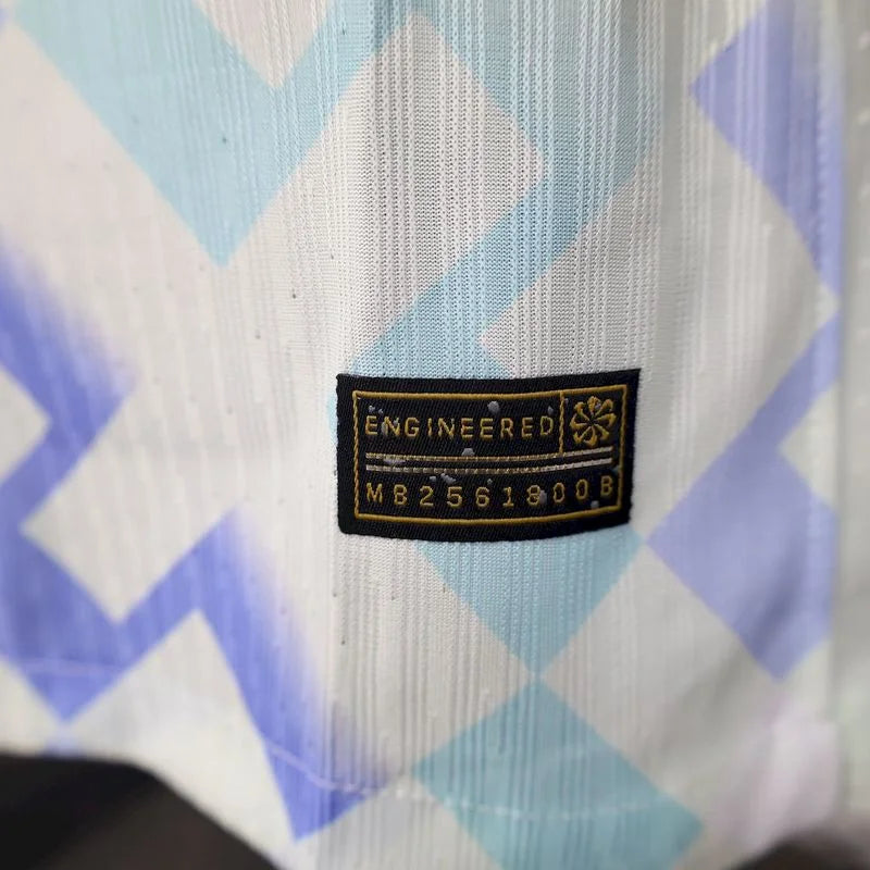 Inter Milan, Sezona 2025/2026, Gostujući Dres