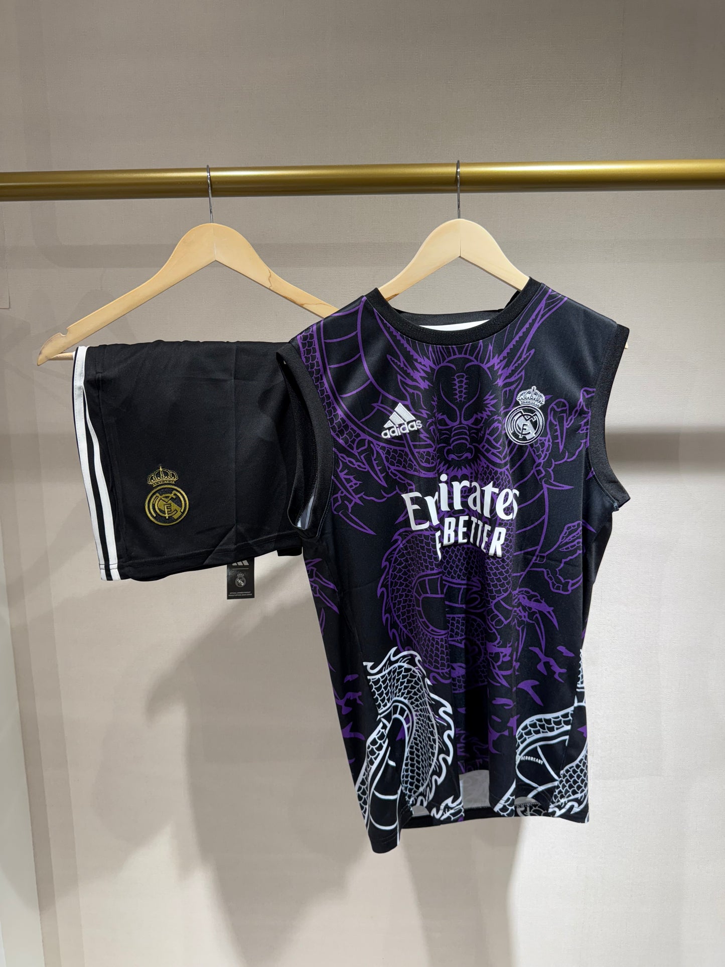 Real Madrid Komplet Dres Za Treniranje.