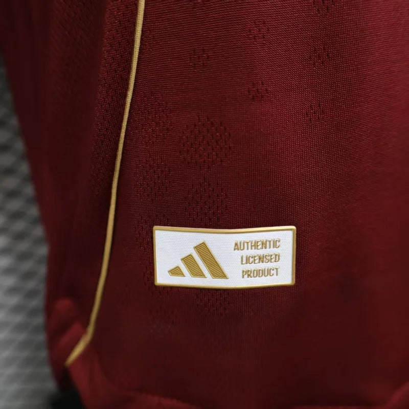 Aston Villa, Sezona 2025/2026, Domaći Dres