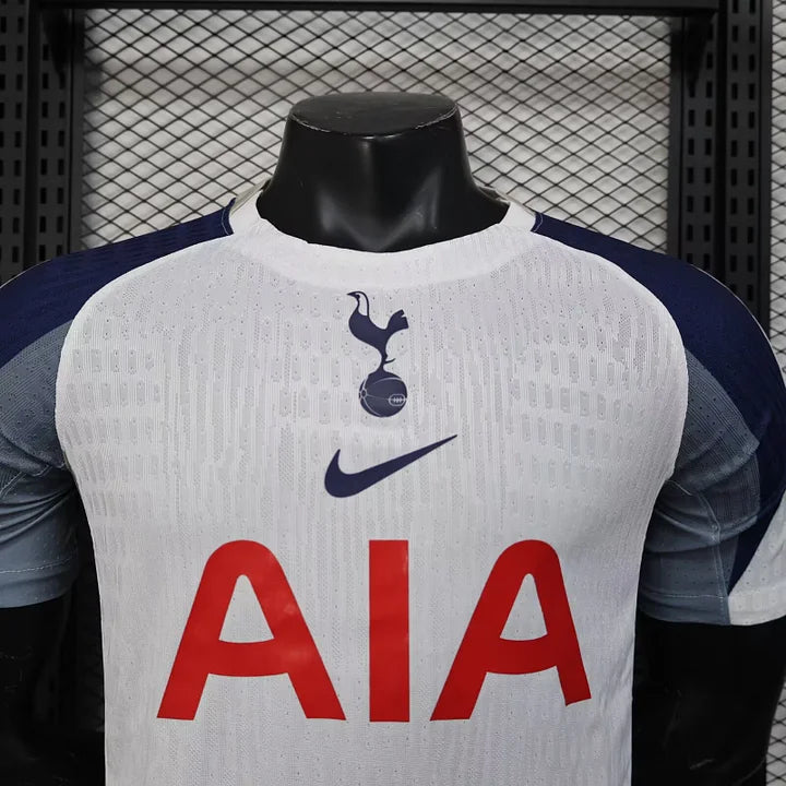 Tottenham, Sezona 2025/2026, Domaći Dres