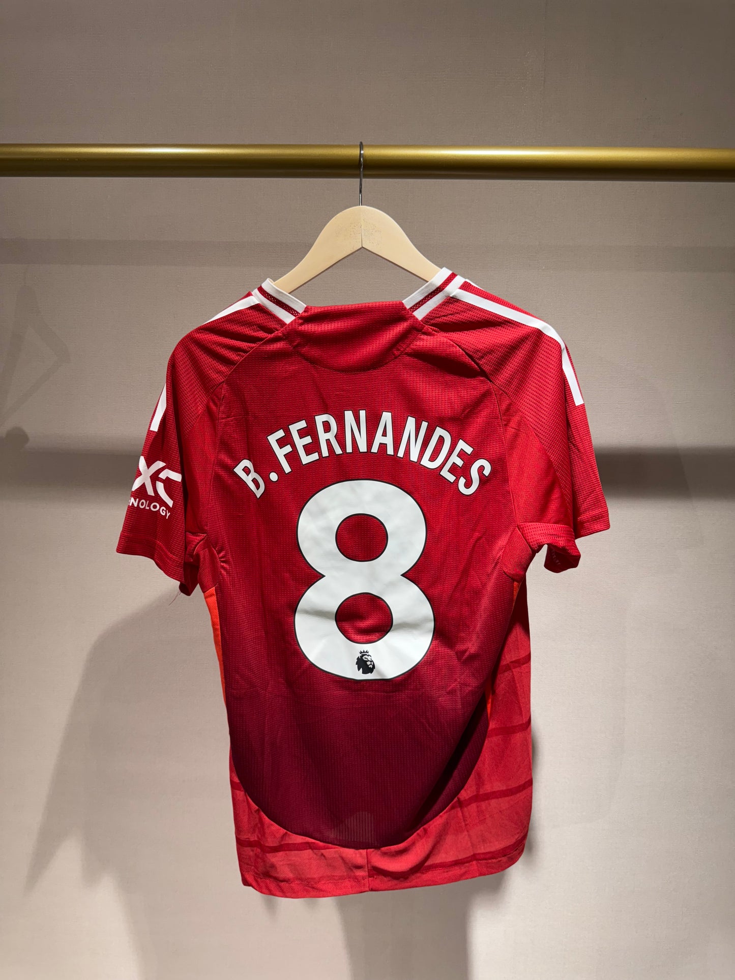 Manchester United, Sezona 2024/2025, Domaći Dres - Bruno 8