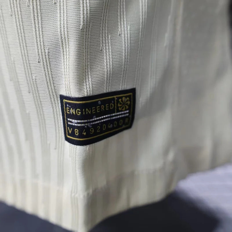 Barcelona, Sezona 2025/2026, Gostujući Dres - Dugi Rukavi