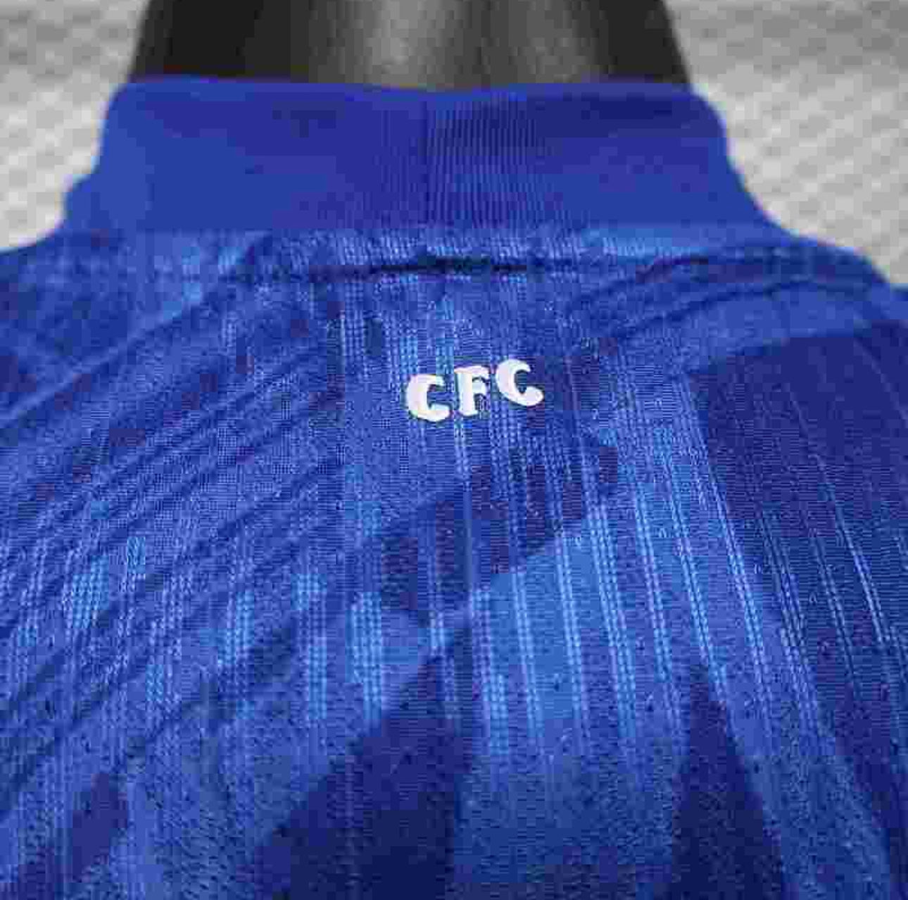 Chelsea, Sezona 2025/2026, Domaći Dres