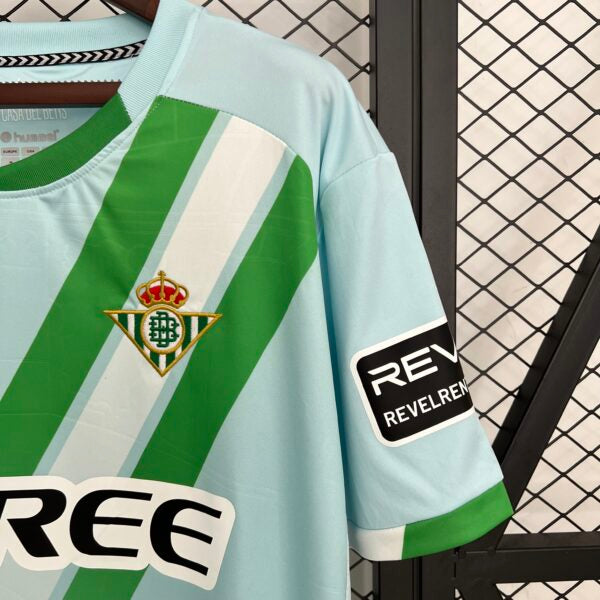 Real Betis, Sezona 2025/2026, Gostujući Dres