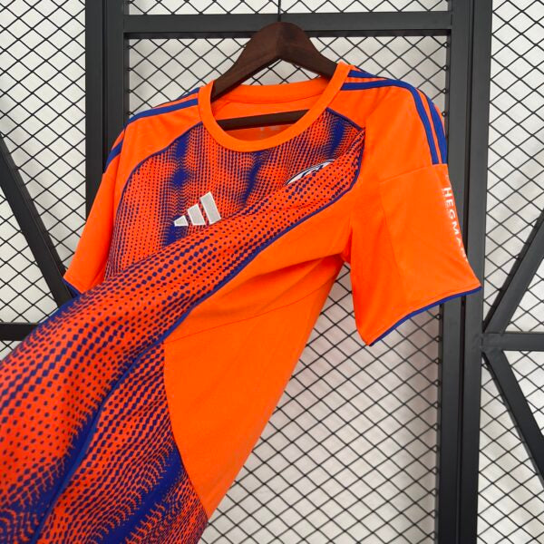 Schalke, Sezona 2025/2026, Treći Dres