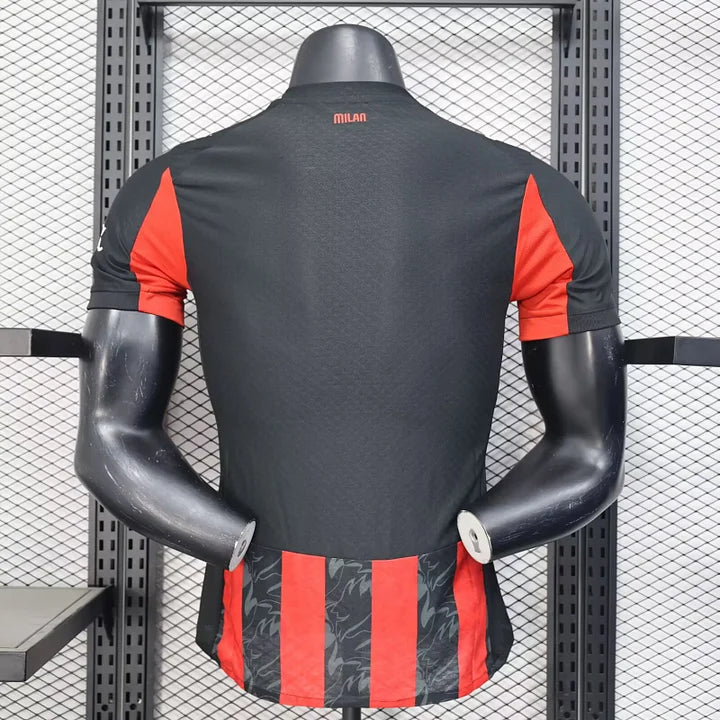 AC Milan, Sezona 2025/2026, Domaći Dres
