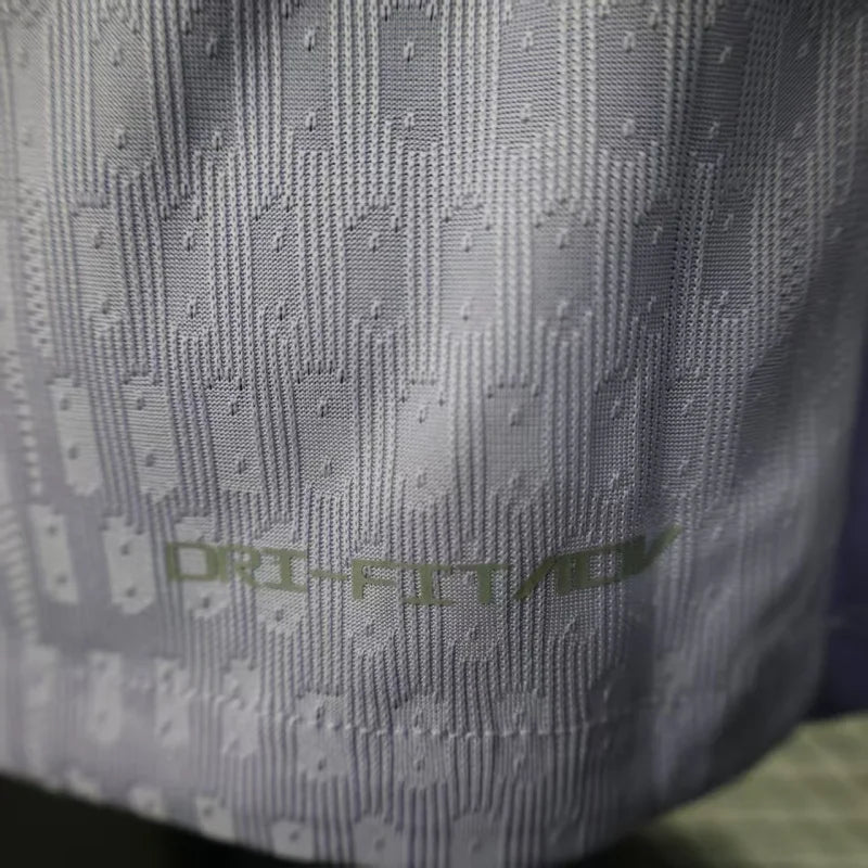 Brighton, Sezona 2025/2026, Gostujući Dres