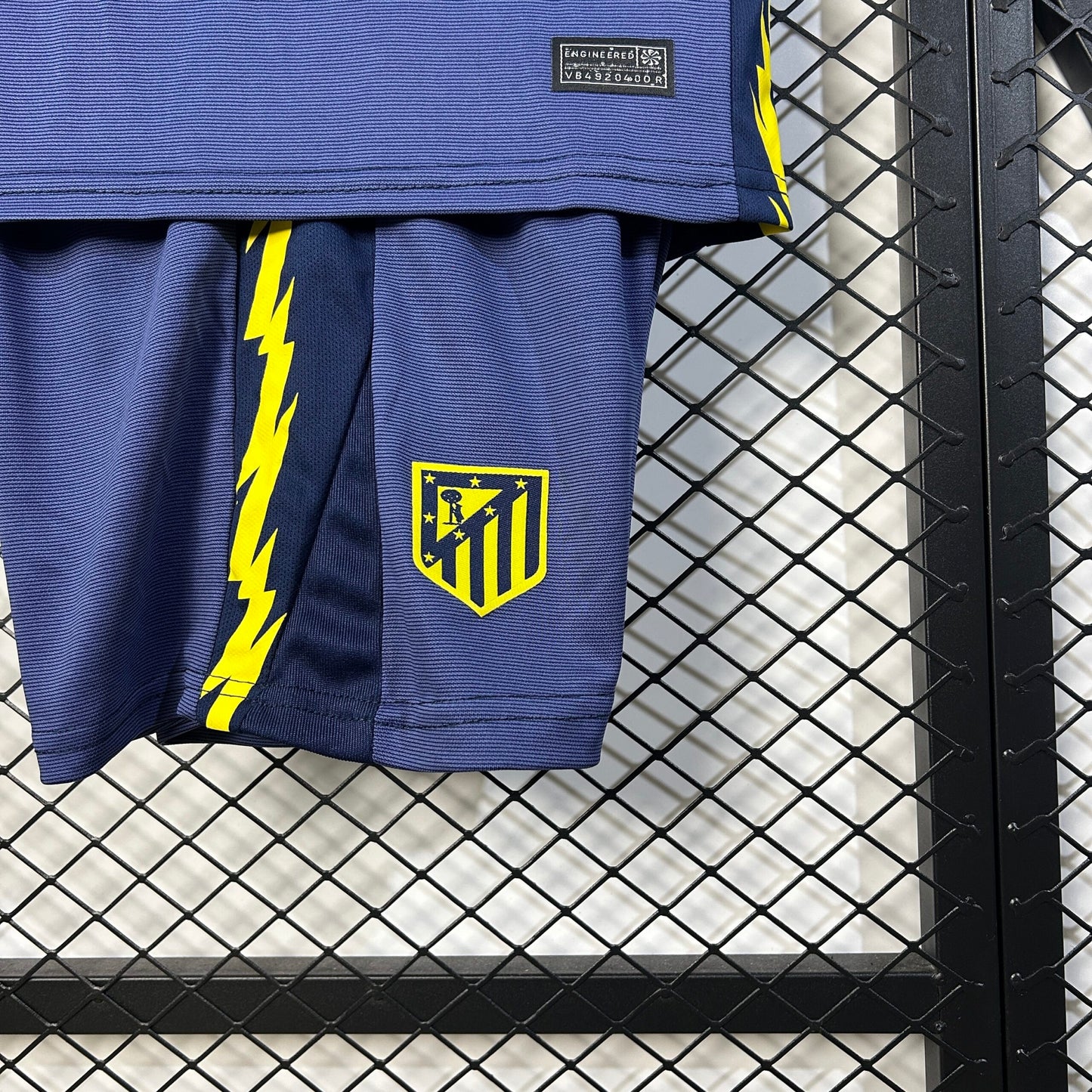 Atletico Madrid , Sezona 2025/2026, Gostujući Dječiji Komplet