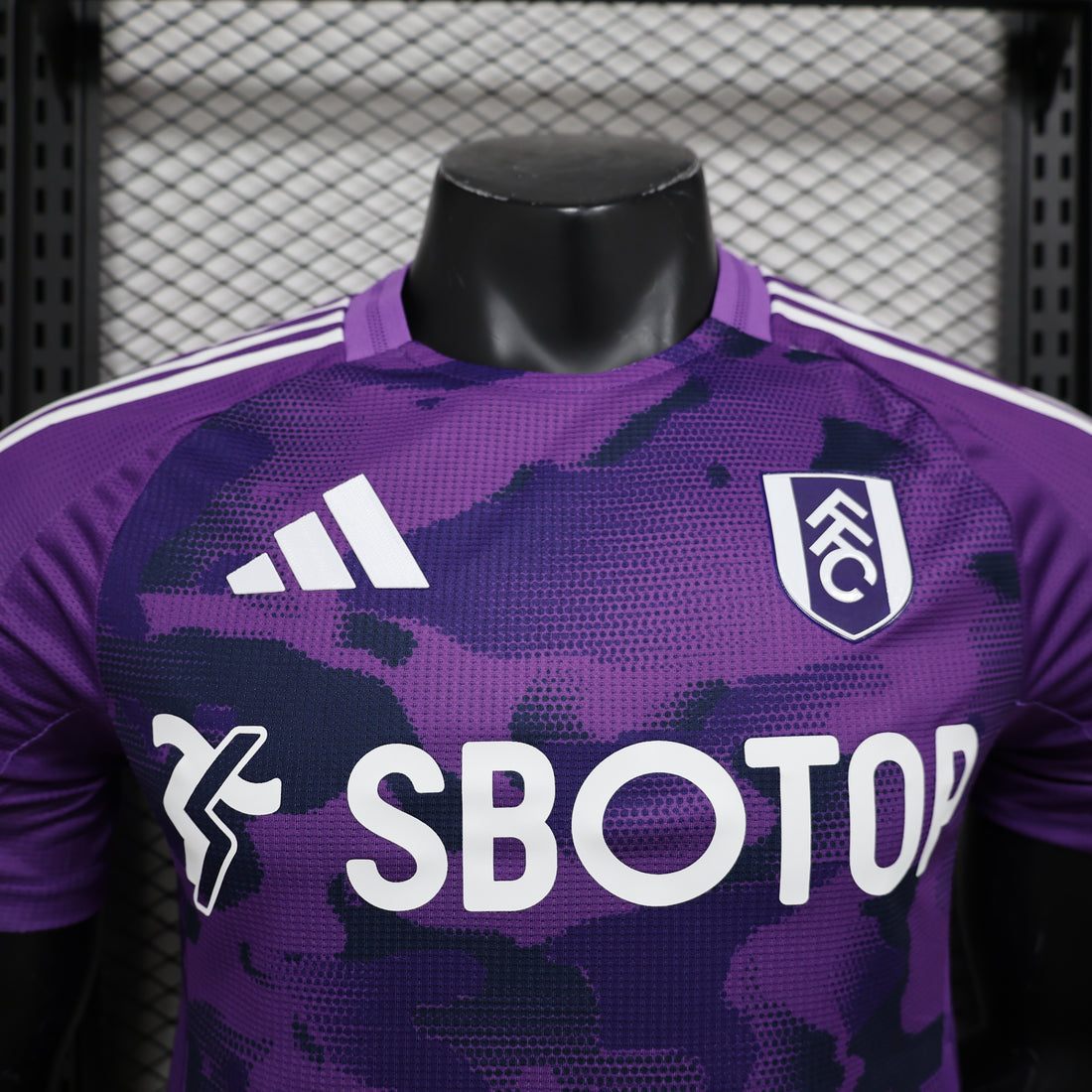 Fulham, Sezona 2024/2025, Treći Dres