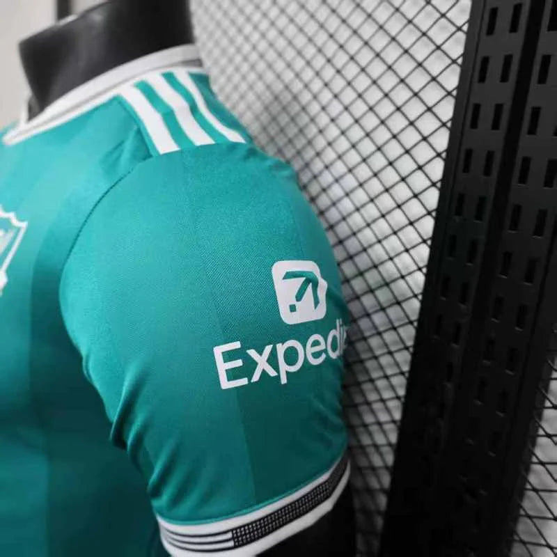 Liverpool, Sezona 2025/2026, Treći Dres