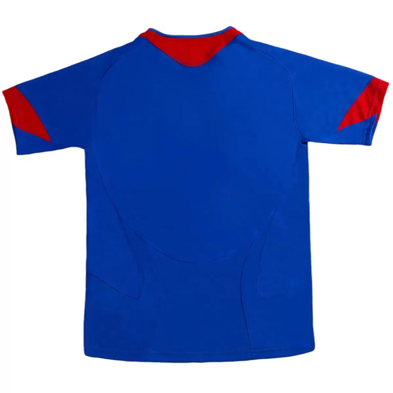 Retro dres Manchester Uniteda za gostovanja 2005./06.