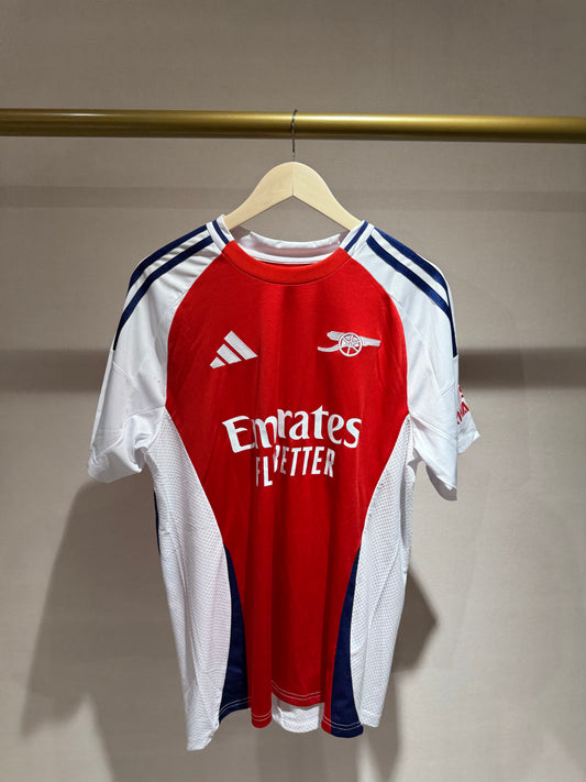 Arsenal, Sezona 2024/2025, Domaći Dres - Saka 7