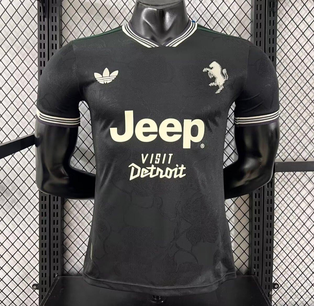 Juventus, Sezona 2025/2026, Treći Dres