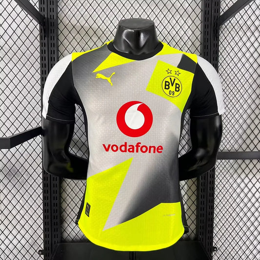 Borussia Dortmund, Sezona 2025/2026, Gostujući Dres