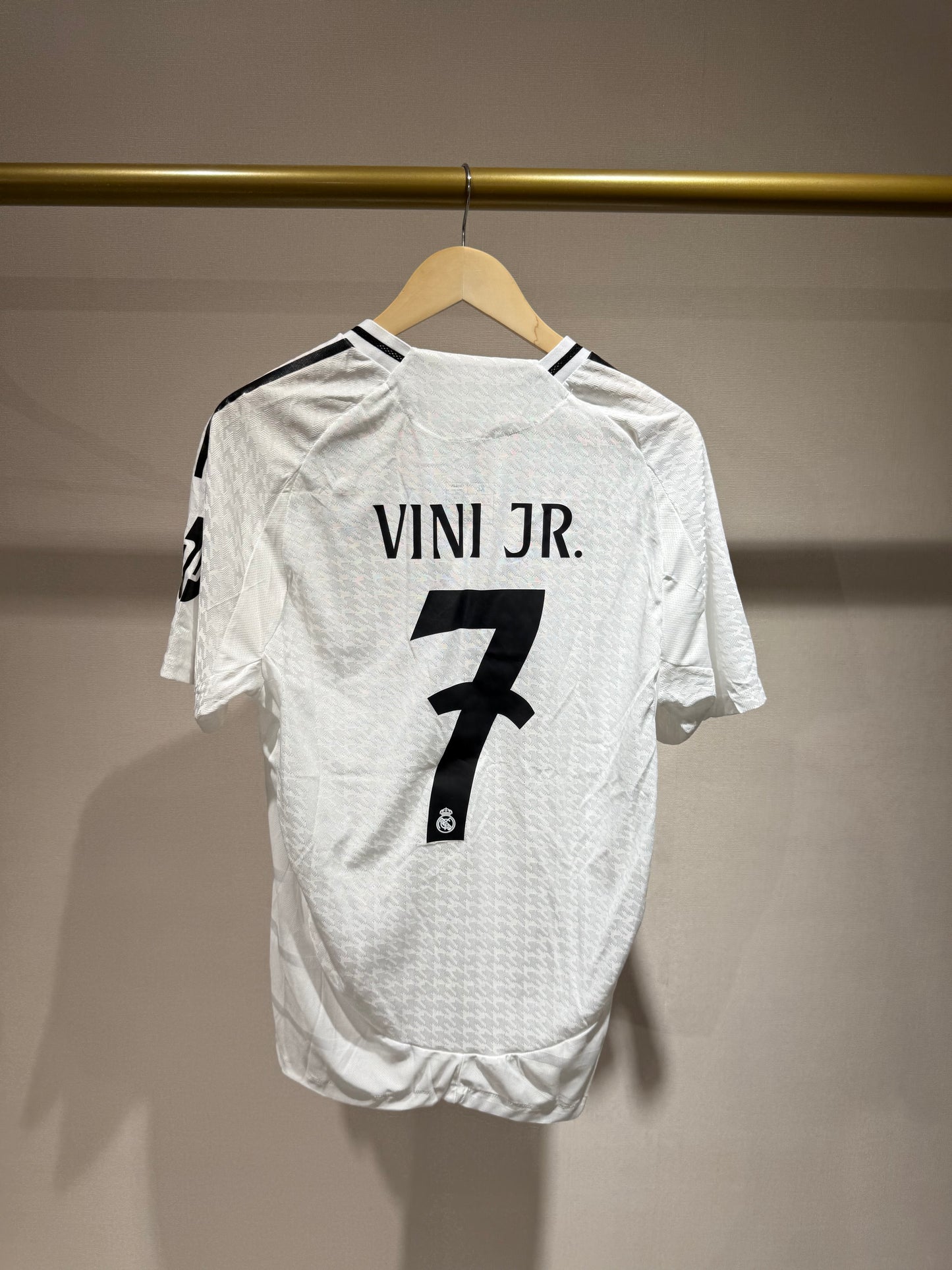 Real Madrid, Sezona 2024/2025, Domaći Dres - Vini Jr 7