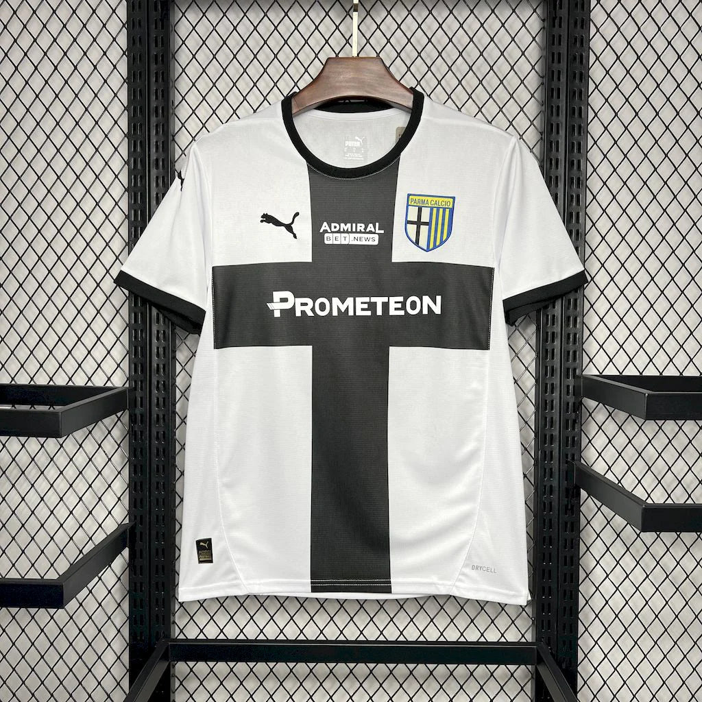 Parma, Sezona 2024/2025, Domaći Dres