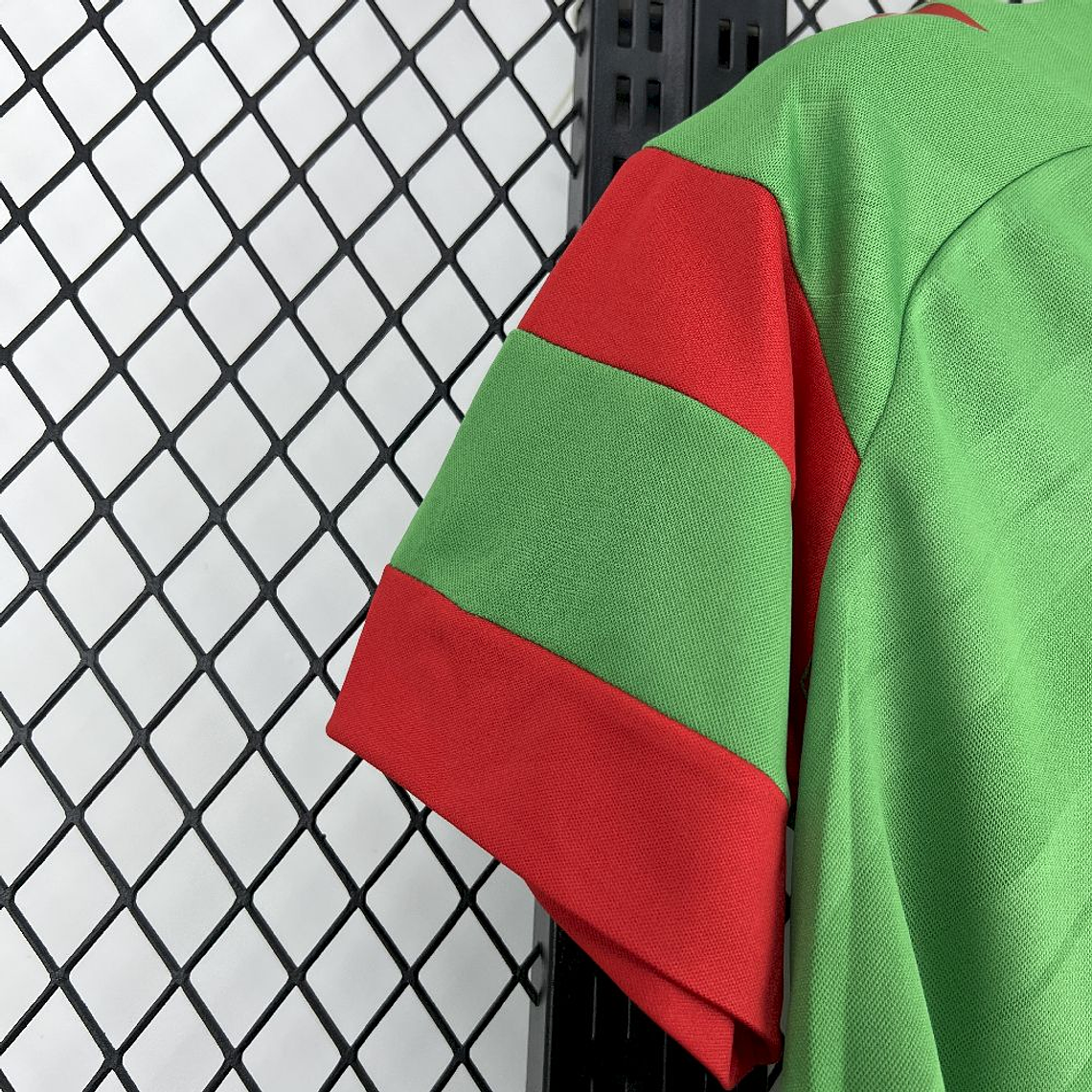 Osasuna, Sezona 2025/2026, Gostujući Dres