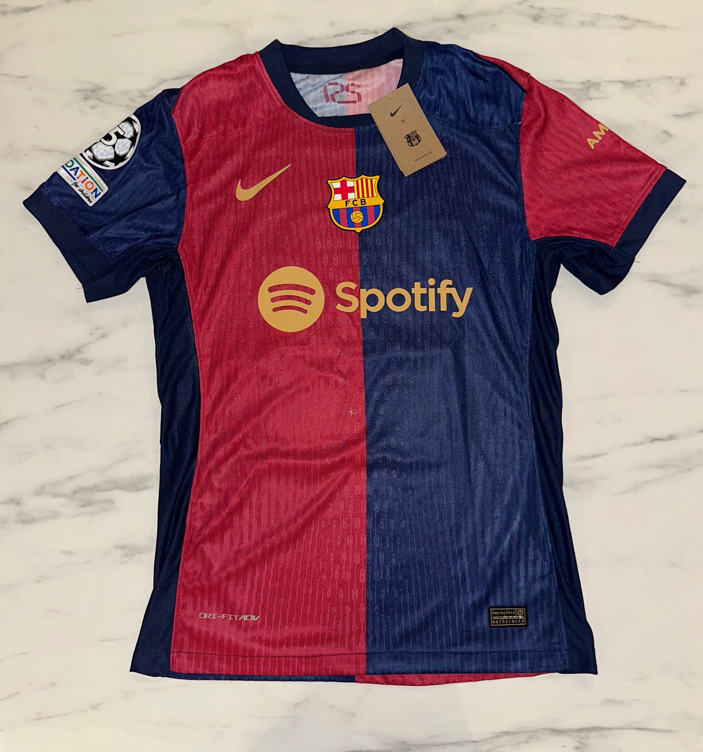 Barcelona, Sezona 2024/2025, Domaći Dres - Kounde 23