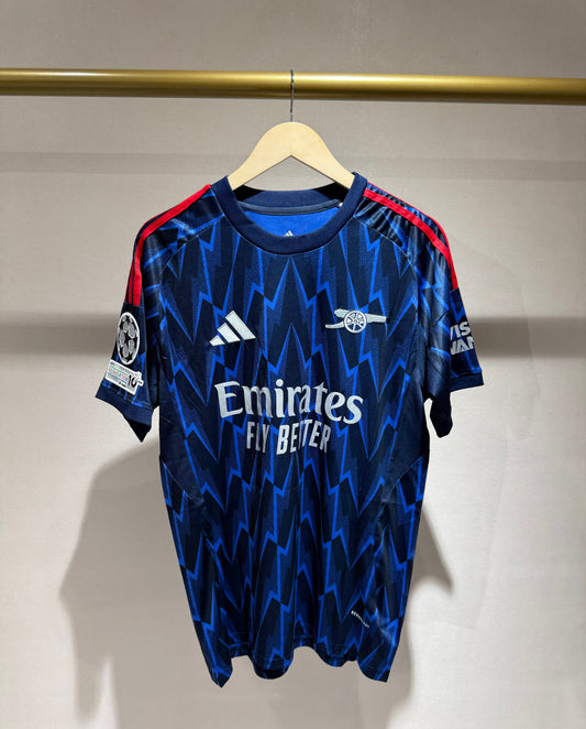 Arsenal, Sezona 2025/2026, Gostujući Dres - Gyökeres 14