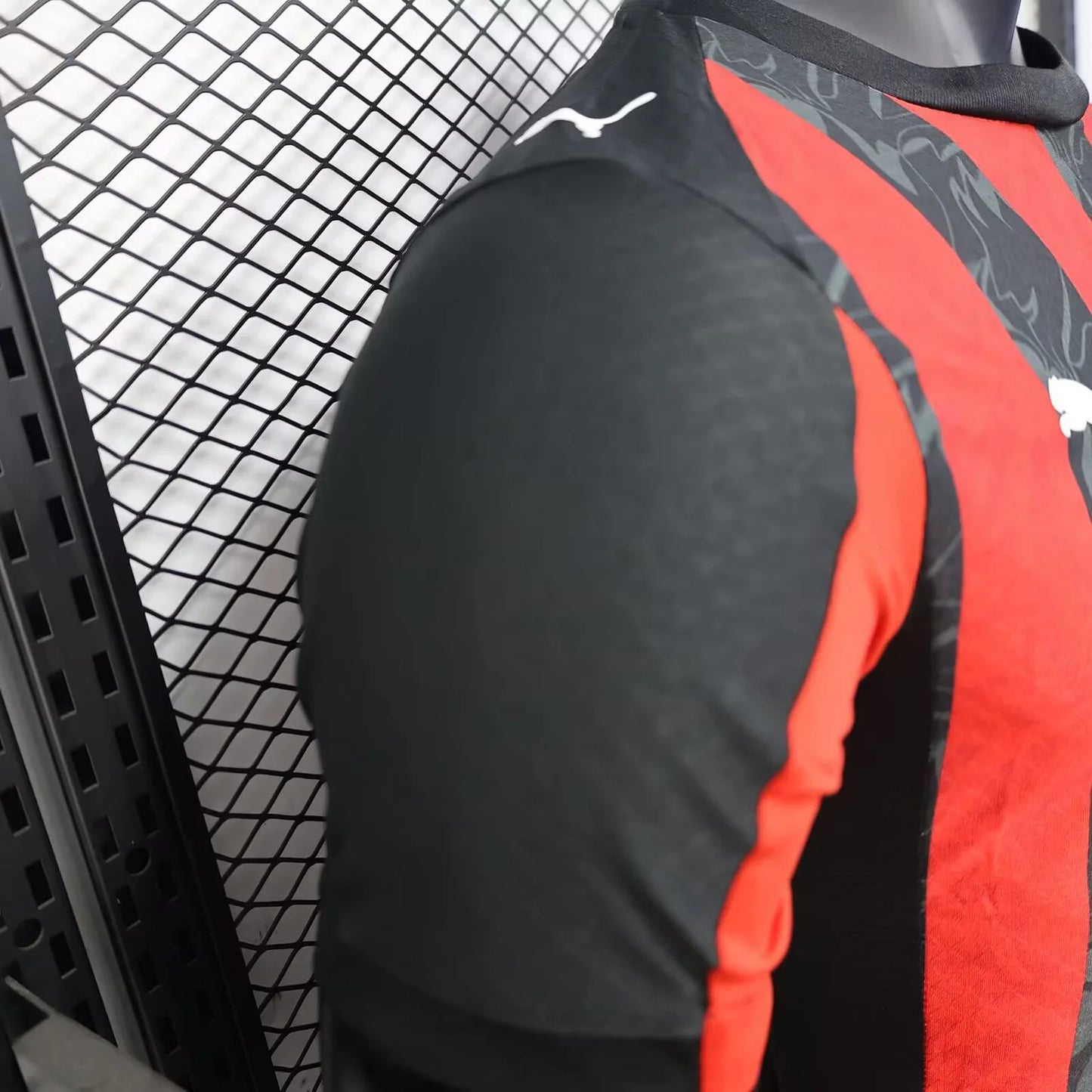 AC Milan, Sezona 2025/2026, Domaći Dres