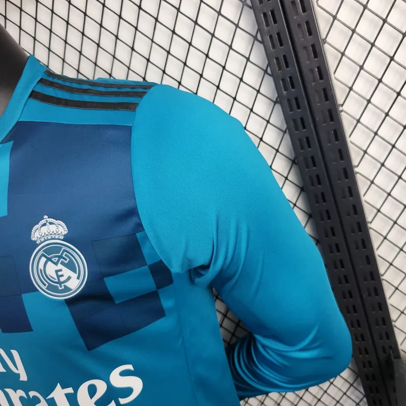 Real Madrid, Sezona 2017/2018, Treći Retro Dres.