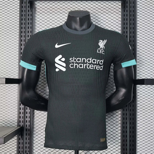 Liverpool, Sezona 2024/2025, Gostujući Dres