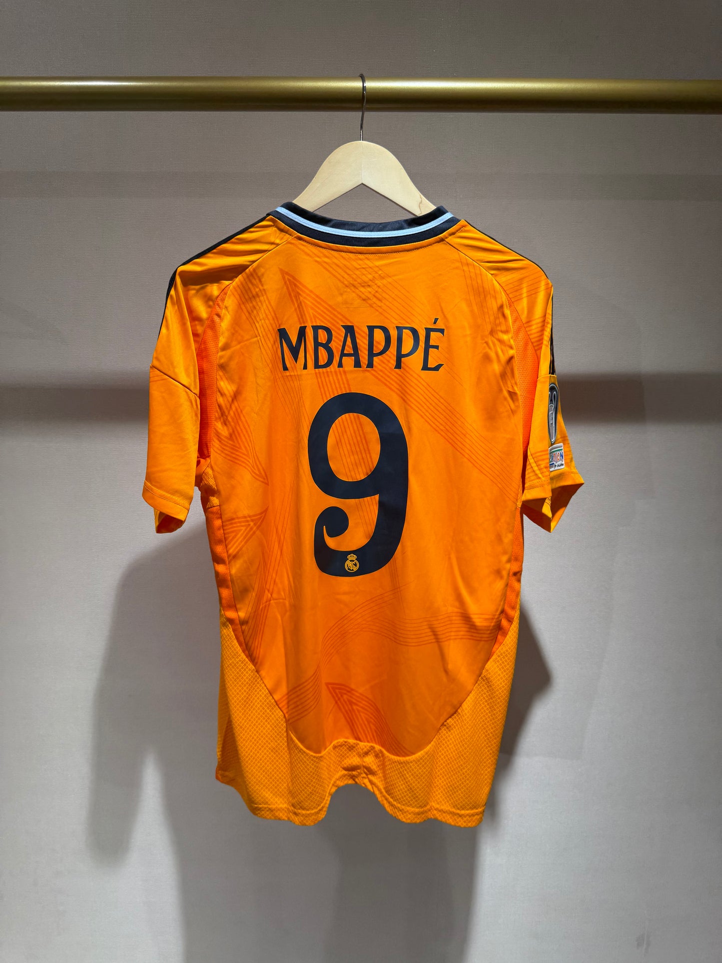 Real Madrid, Sezona 2024/2025, Gostujući Dres - MBAPPE 9