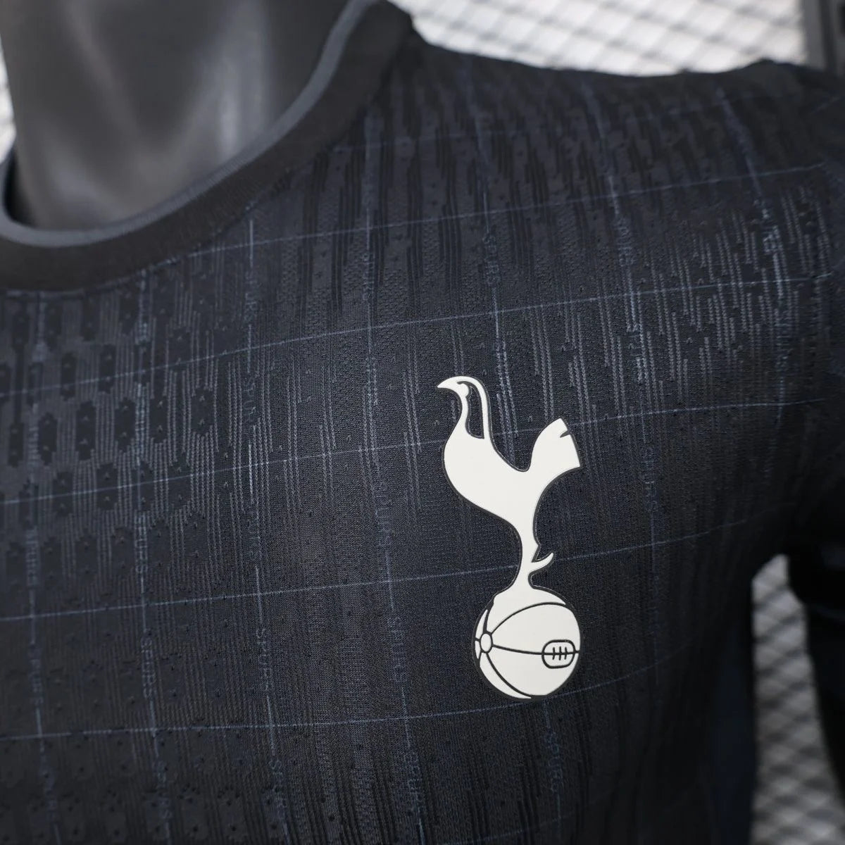 Tottenham, Sezona 2025/2026, Gostujući Dres