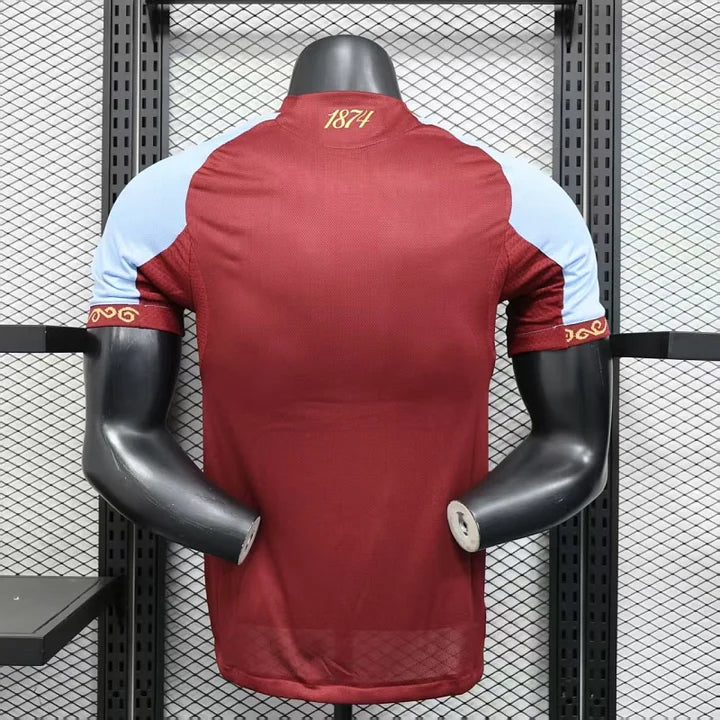 Aston Villa, Sezona 2025/2026, Domaći Dres