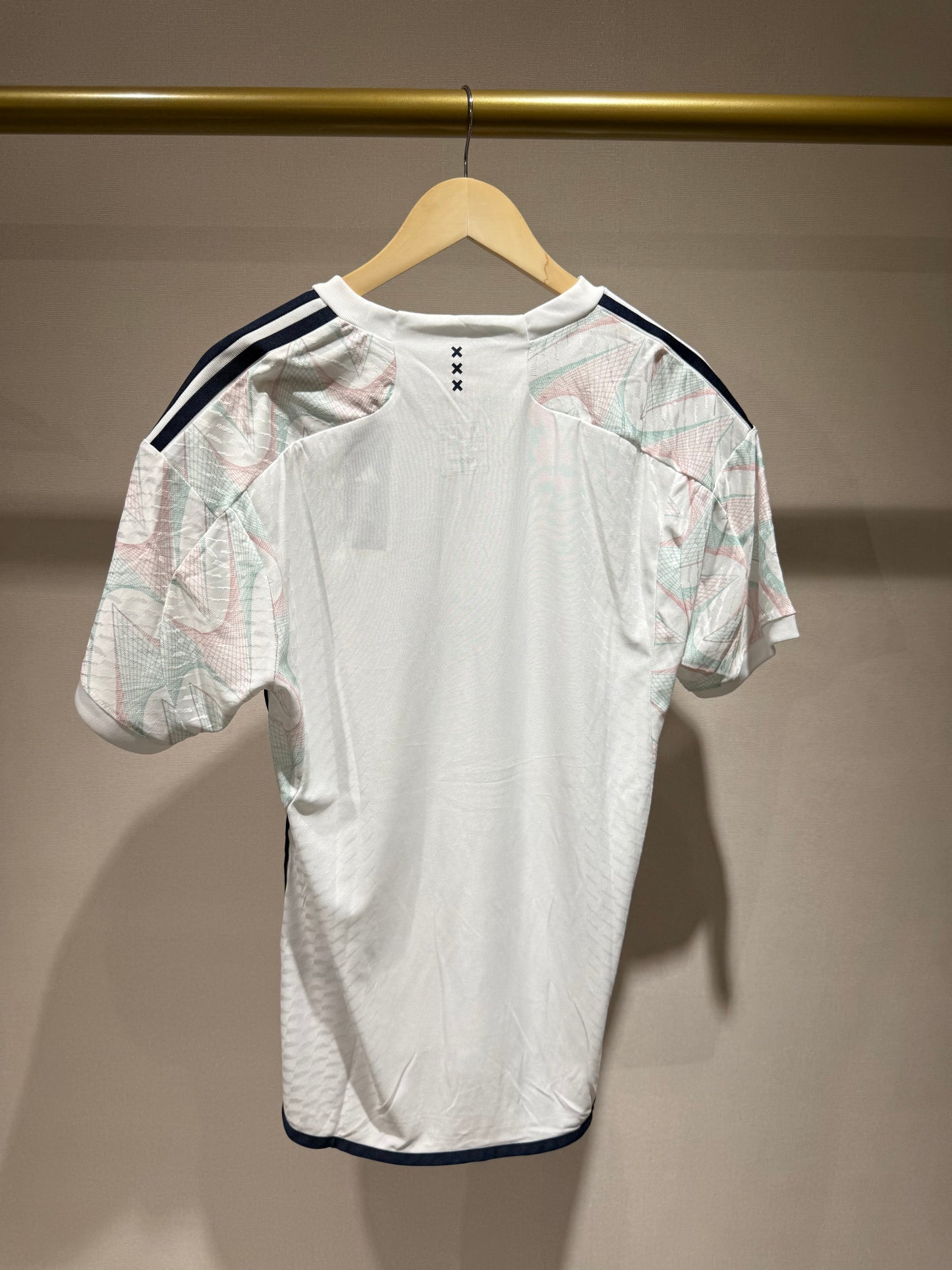 Ajax, Sezona 2023/2024, Gostujući Dres