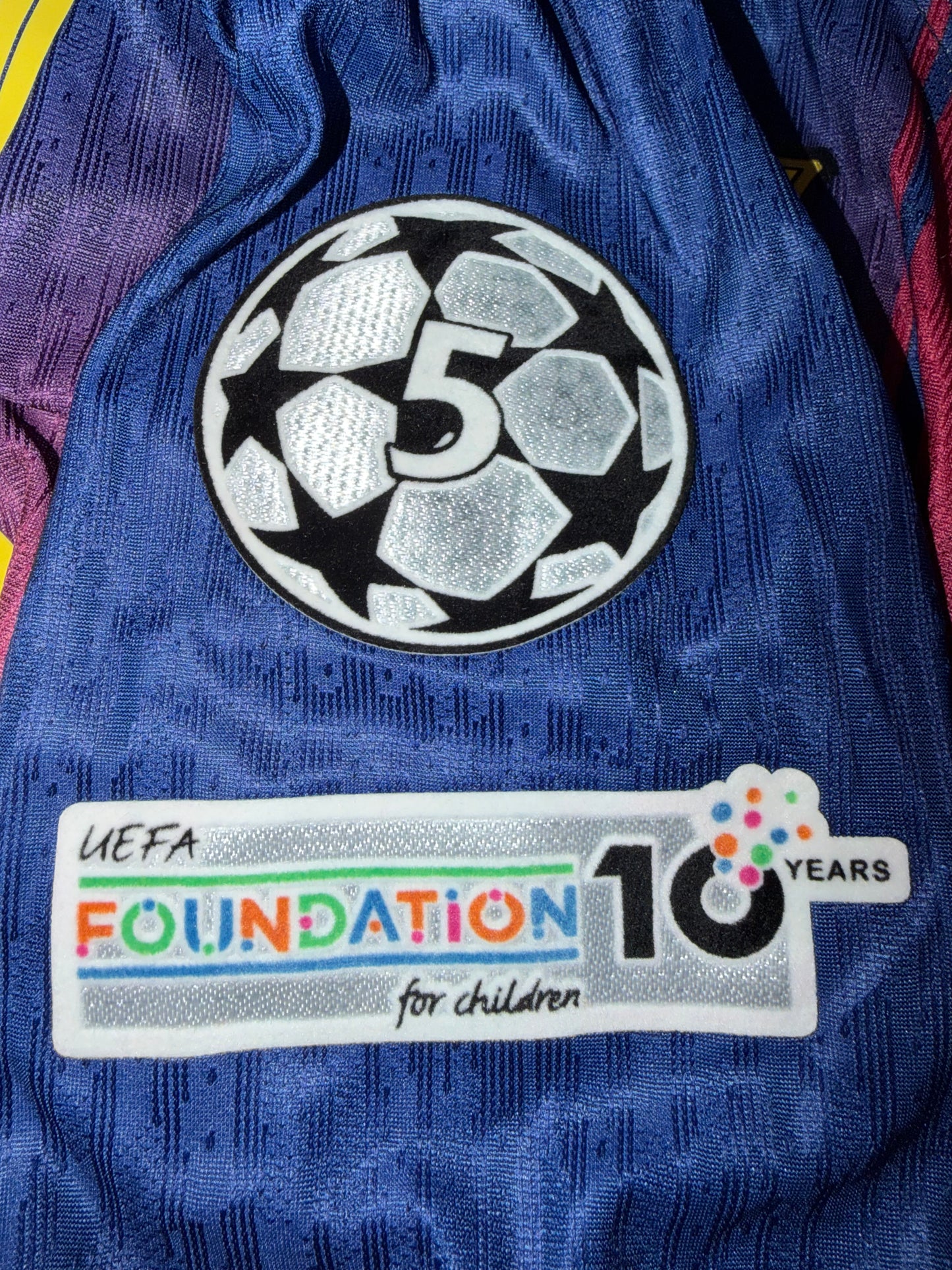 Barcelona, Sezona 2025/2026, Domaći Dres - Pedri 8