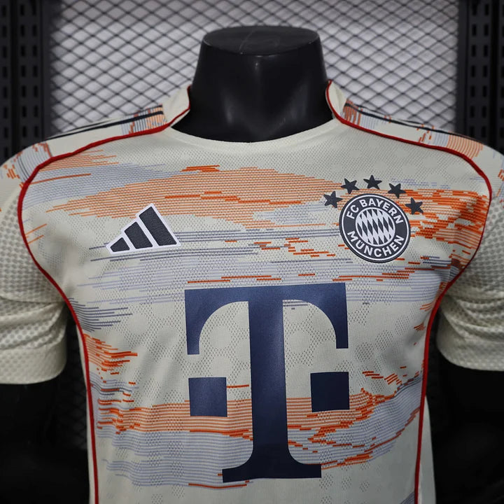 Bayern Munich, Sezona 2025/2026, Gostujući Dres