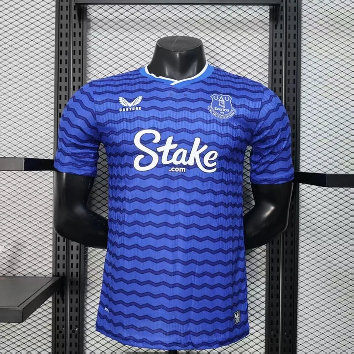 Everton, Sezona 2025/2026, Domaći Dres