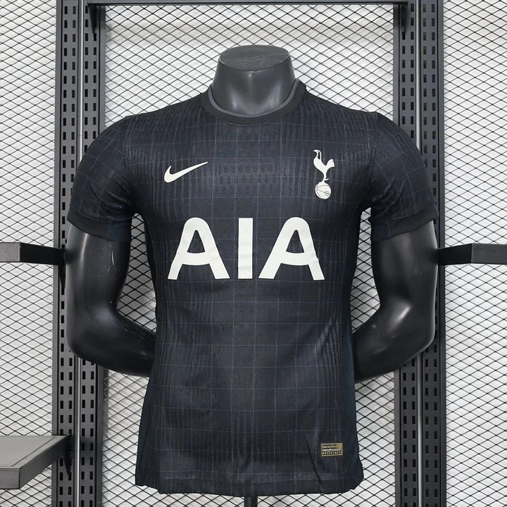 Tottenham, Sezona 2025/2026, Gostujući Dres