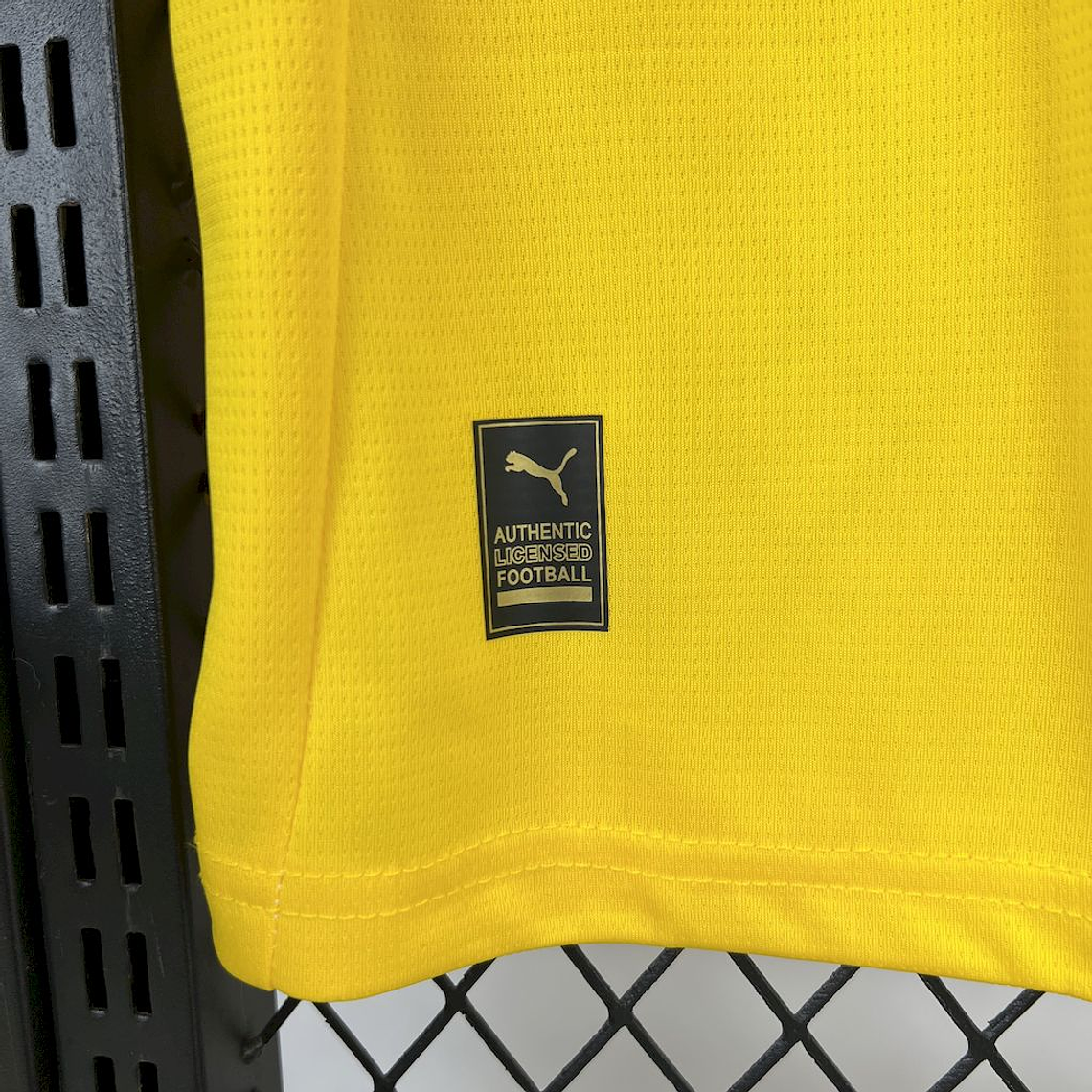 Girona, Sezona 2025/2026, Gostujući Dres